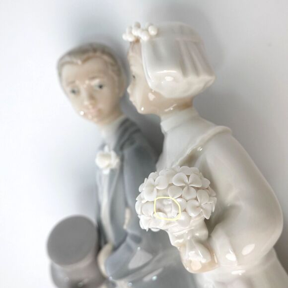 Vtg LLADRO 'BRIDE & GROOM' FIGURINE Handmade Porcelain Retired 4808 - Picture 10 of 16